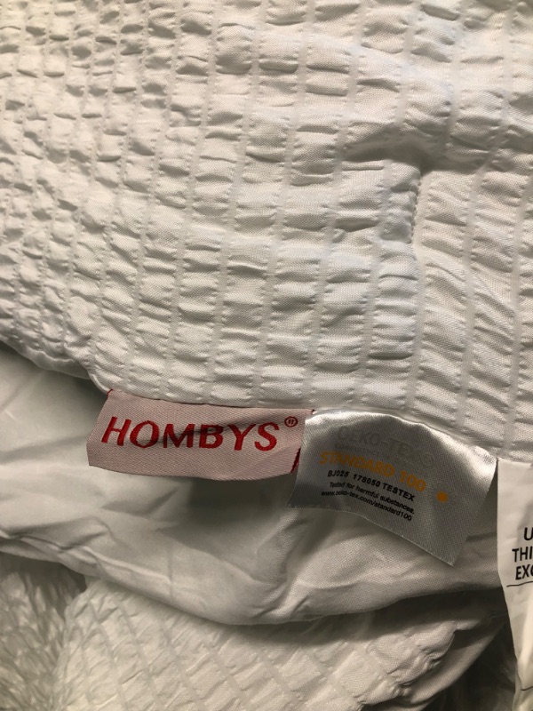 Photo 4 of 
HOMBYS 3 Piece Seersucker Oversized King Comforter Set 120x128, Breathable White Soft Comforter Set, Lightweight Bedding Comforter Sets with Comforter