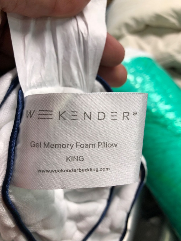 Photo 3 of 2 King Memory Foam Pillows (Weekender)