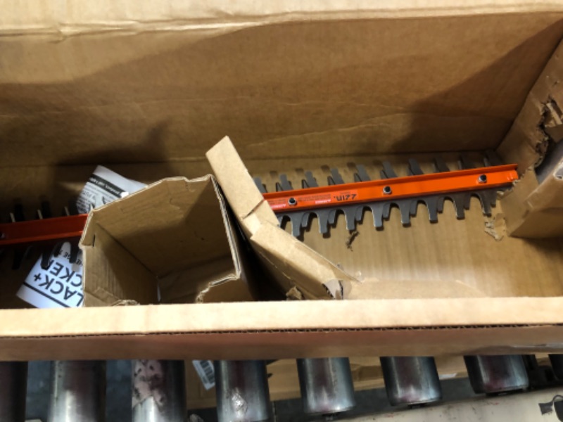Photo 1 of BLACK+DECKER 40V MAX* Lithium-Ion 22-Inch Cordless Hedge Trimmer (LHT2240) 40V Hedge Trimmer Kit  **BATTERY NOT INCLUDED**