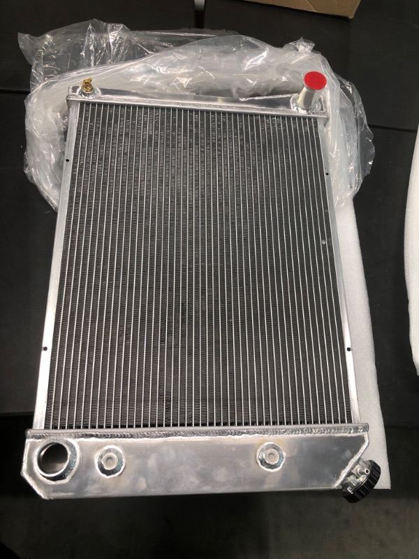 Photo 4 of 3 Row Core Aluminum Radiator for 1967-1972 Chevy/GMC C/K 10 20 30 Jimmy Pickup Truck