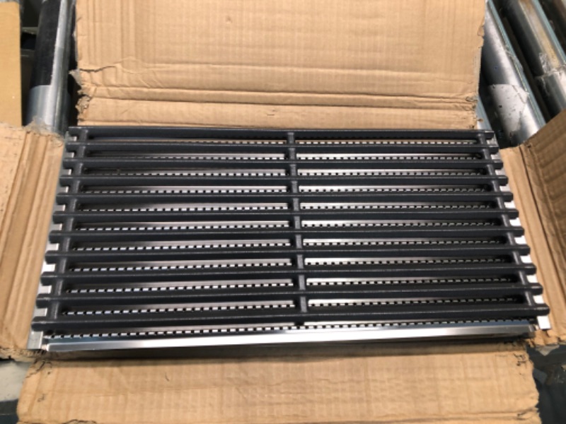 Photo 3 of Char-Broil 9127385 Commercial Series TRU-Infrared Replacement Grate and Emitter for 4-Burner Grills prior to 2015