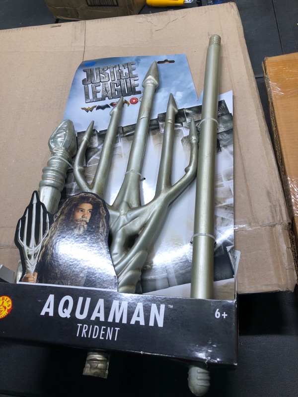 Photo 2 of Aquaman Adult Trident Trident Aquaman