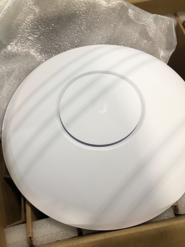 Photo 1 of Ubiquiti Networks 2,4/5Ghz 450/1300Mbps 122m 5Pk Indoor/Outdoor, UAP-AC-PRO_5 (Indoor/Outdoor 196.7 x 35 mm)