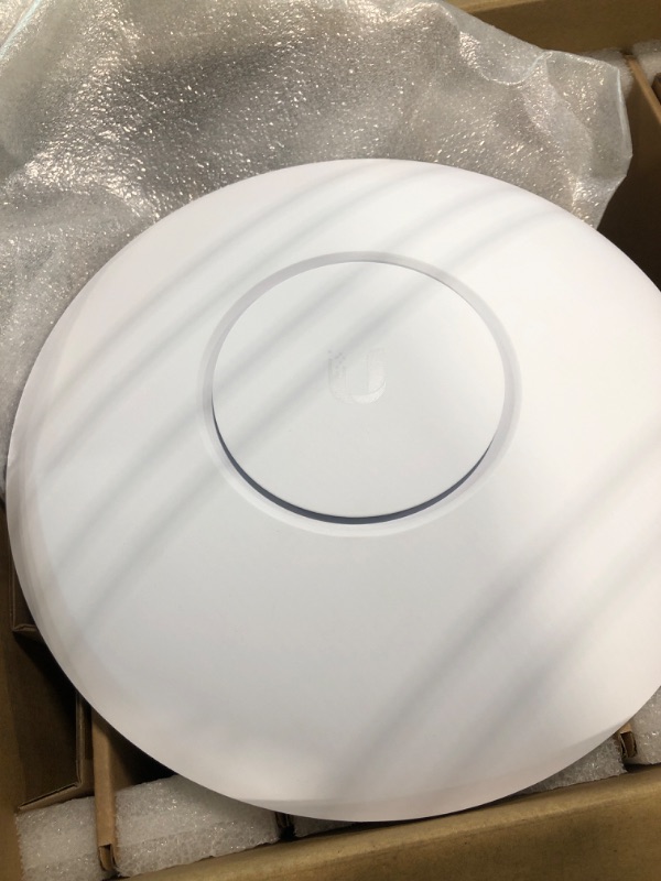 Photo 4 of Ubiquiti Networks 2,4/5Ghz 450/1300Mbps 122m 5Pk Indoor/Outdoor, UAP-AC-PRO_5 (Indoor/Outdoor 196.7 x 35 mm)