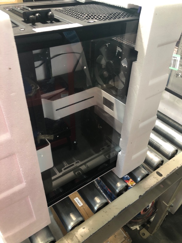 Photo 1 of NZXT H210 - CA-H210B-W1 - Mini-ITX PC Gaming Case - Front I/O USB Type-C Port - Tempered Glass Side Panel - Cable Management System - Water-Cooling Ready - Radiator Bracket - White/Black Non i-Series H210 White/Black