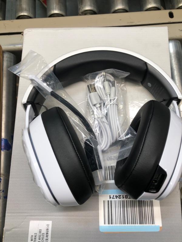 Photo 1 of Gtheos 2.4GHz Wireless Gaming Headset for PC, PS4, PS5, Mac, Nintendo Switch, Bluetooth 5.2 Gaming Headphones with Detachable Noise Canceling Microphone, Stereo Sound, 3.5mm Wired Mode for Xbox Series White