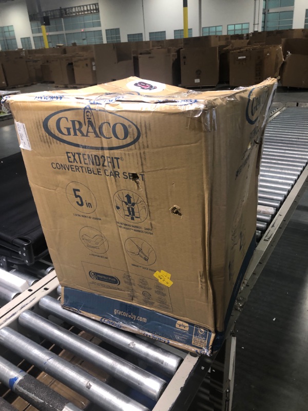 Photo 1 of Graco - Extend2Fit Convertible Car Seat, Kenzie