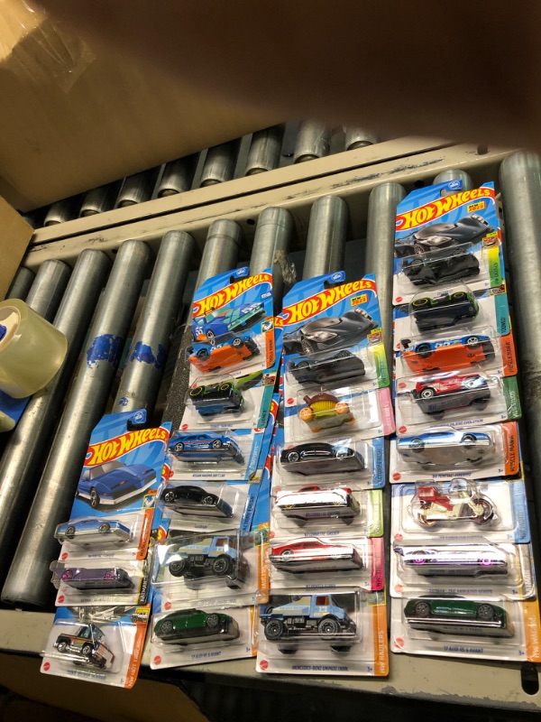 Photo 3 of 27 Hot Wheels Cars Mixed Lot