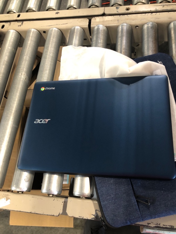 Photo 3 of Acer Chromebook 14, Intel Celeron N3160, 14" Full HD Display, 4GB LPDDR3, 32GB eMMC, 802.11ac WiFi, Protective Sleeve, Wireless Mouse, CB3-431-C539