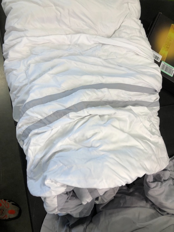 Photo 2 of White / grey Full  90in x 90in comforter set 2 4 pillow cases 2 small bed pillows c