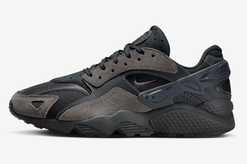 Photo 1 of Nike air huarache runner anthracite SIZE-10.5

**IN ORIGINAL PACKAGING**