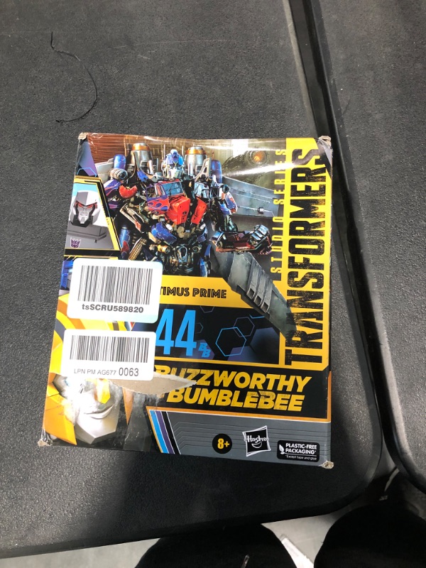 Photo 2 of Transformers Studio Series Buzzworthy Bumblebee Optimus Prime Transformers Studio Series Buzzworthy Bumblebee Optimus Prime TF [Parallel Import]