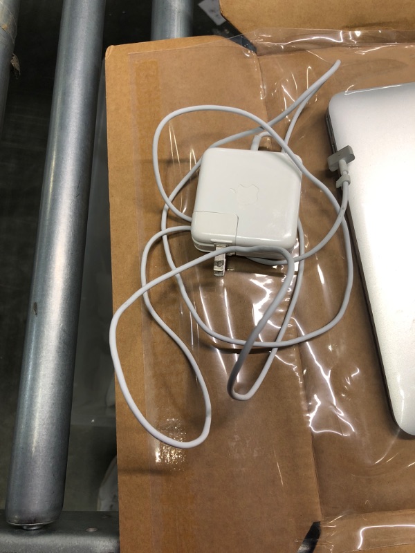 Photo 9 of Apple MacBook Air (comes with charger)