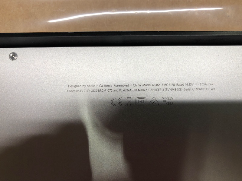 Photo 4 of Apple MacBook Air (comes with charger)