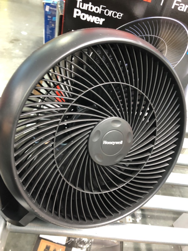 Photo 5 of 12 in. 3 Speed Whole Room Circulator Floor Fan