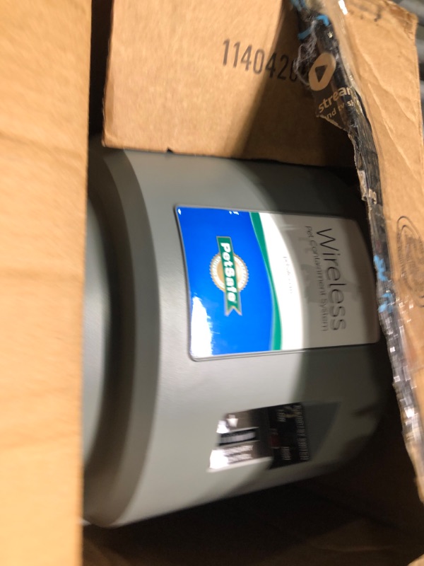 Photo 1 of PetSafe Wireless Pet Fence - The Original Wireless Containment System - Covers up to 1/2 Acre for dogs 8lbs+, Tone / Static - America's Safest Wireless Fence From Parent Company INVISIBLE FENCE Brand