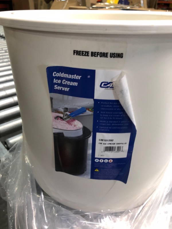 Photo 2 of Carlisle FoodService Products Coldmaster Plastic Ice Cream Server and Lid, 3 Gallon, White