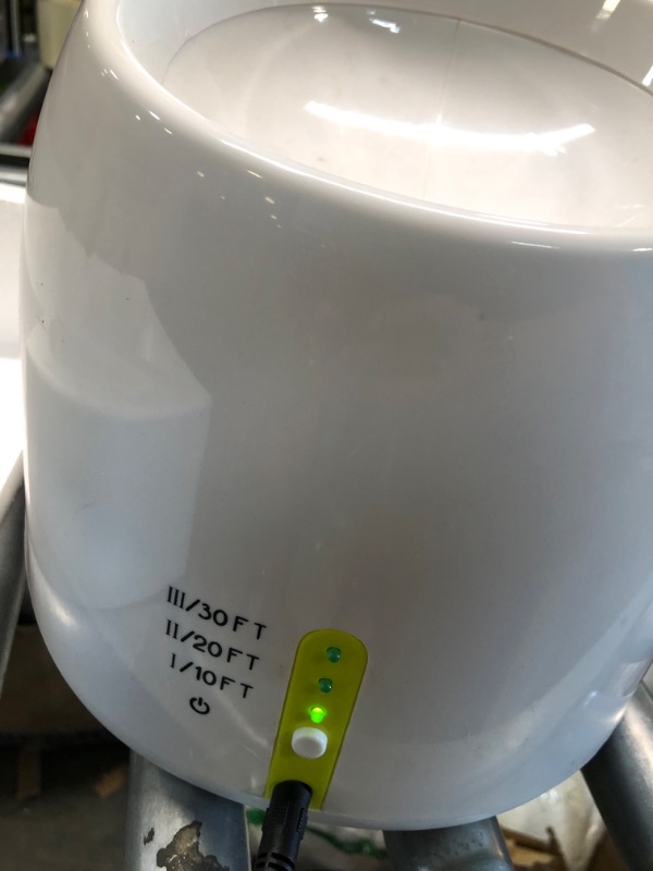 Photo 3 of YEEGO DIRECT Ball Launcher for Dogs - Automatic Dog Ball Launcher with 5 Tennis Ball - Interactive Dog Toys Pet Ball Indoor Thrower Machine Green