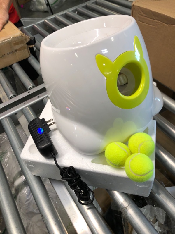 Photo 4 of YEEGO DIRECT Ball Launcher for Dogs - Automatic Dog Ball Launcher with 5 Tennis Ball - Interactive Dog Toys Pet Ball Indoor Thrower Machine Green