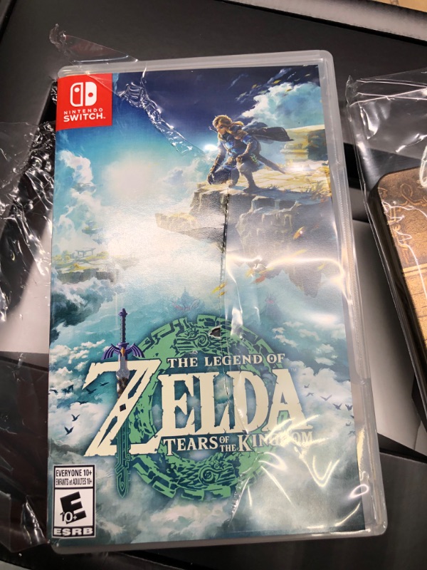 Photo 6 of The Legend of Zelda: Tears of the Kingdom Collector's Edition - Nintendo Switch,Outside Box Slight Tear 
