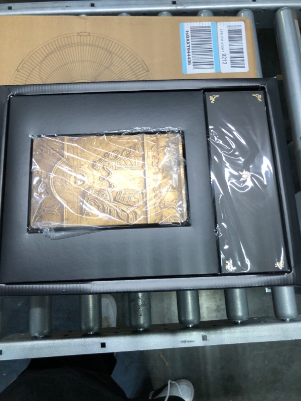 Photo 1 of The Legend of Zelda: Tears of the Kingdom Collector's Edition - Nintendo Switch,Outside Box Slight Tear 
