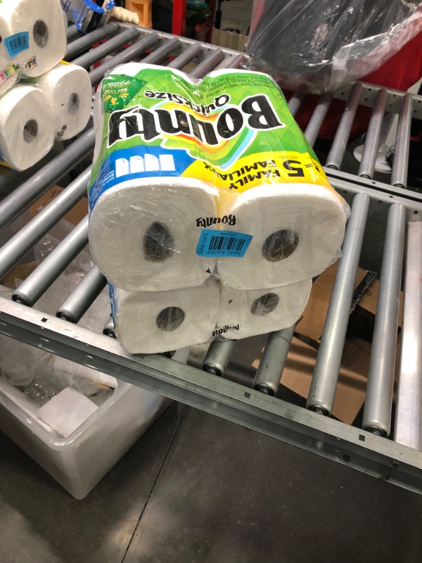 Photo 2 of Bounty Select-A-Size Paper Towels, White, 2 Double Plus Rolls = 5 Regular Rolls
