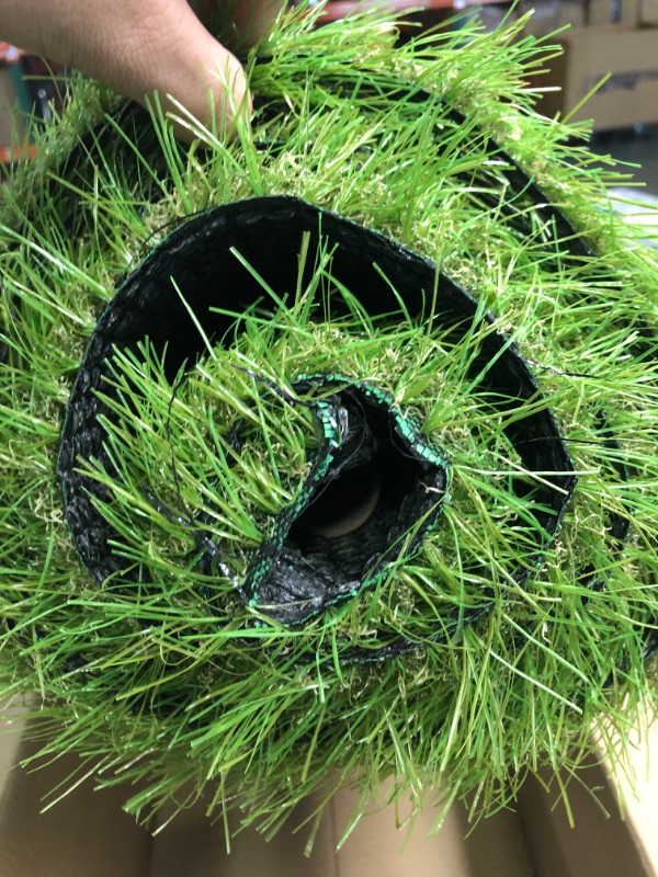 Photo 1 of Artificial Grass 
--- Unknow Length ---- 