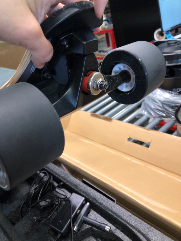 Photo 6 of --- WHEEL IS LOOSE AND POPS OFF --- MEEPO V5 Electric Skateboard with Remote, Top Speed of 29 Mph, Smooth Braking, Easy Carry Handle Design, Suitable for Adults & Teens Beginners
