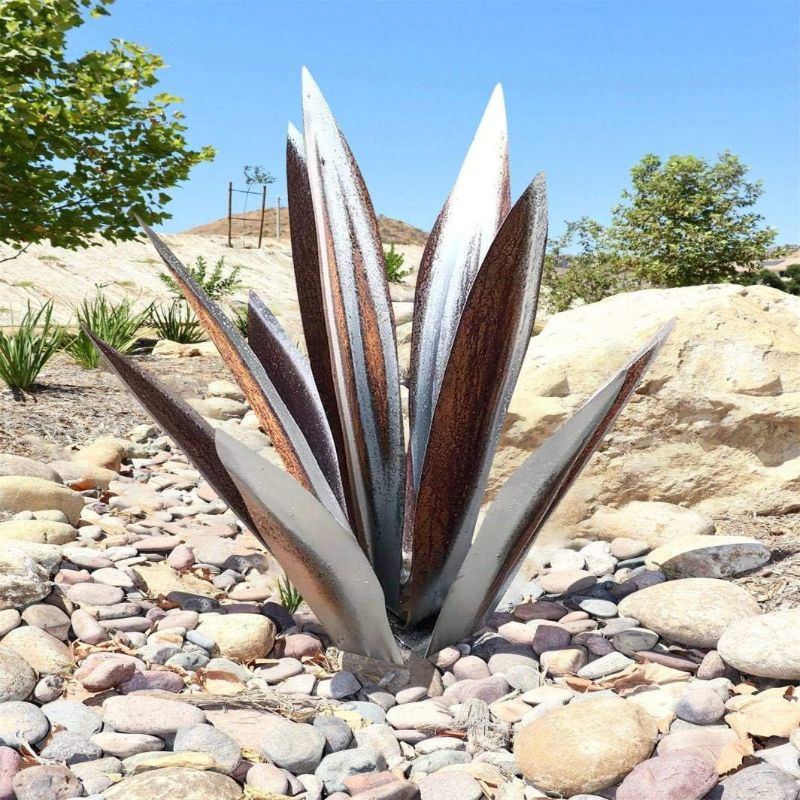 Photo 1 of AluiaiLP Tequila Rustic Sculpture, DIY Metal Agave Plant,Rustic Hand Painted Metal Agave,Garden Yard Art Decoration Statue Home Decor for Yard Stakes,Garden Figurines,Outdoor Patio (White, 27CM/10.6)
