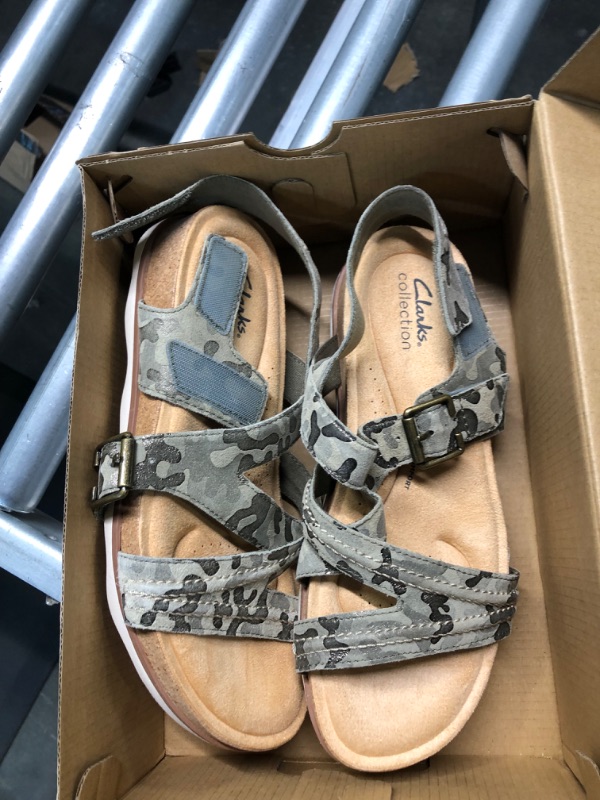 Photo 2 of Clarks Women's Brynn Step Sandals 8.5 Olive Camo