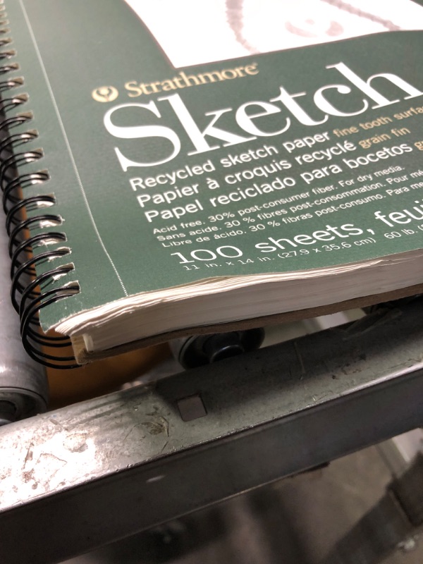 Photo 4 of Strathmore 400 Series Recycled Sketch Pad, 11"14" Wire Bound, 100 Sheets 11x14 Recycled 100 Sheets