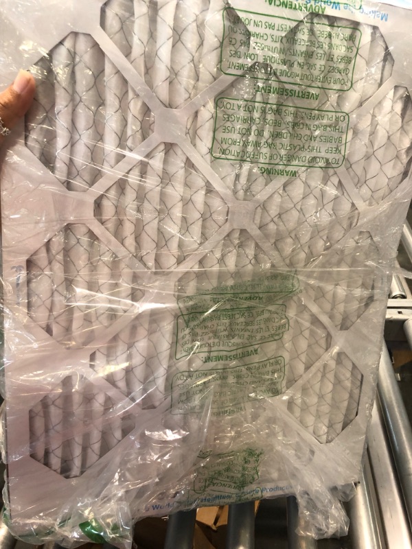 Photo 5 of Aerostar 16 3/8x21 1/2x1 MERV 8 Pleated Air Filter, AC Furnace Air Filter, 6 Pack (Actual Size: 16 3/8"x21 1/2"x3/4") 16 3/8x21 1/2x1 Filter——One has a small bent in it 