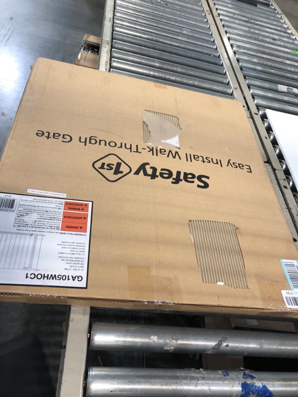 Photo 1 of Safety 1st Easy Install 28" High Walk Thru Gate, Fits Between 29" and 38" 38x28 Inch (Pack of 1) Original Size White
