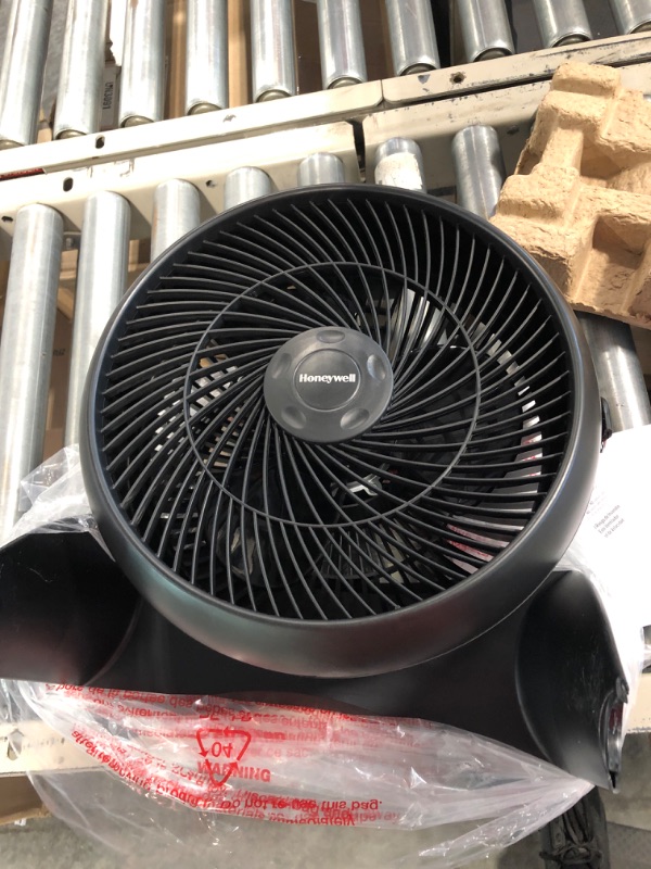 Photo 3 of 12 in. 3 Speed Whole Room Circulator Floor Fan