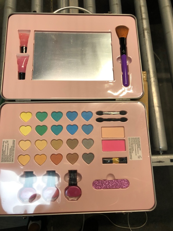 Photo 1 of Make It Real: Glam Makeup Set - 10 Piece Travel Hard Case, Tweens & Girls, All-in-One Cosmetic & Beauty Kit, Includes Instrumental Dream Guide for Inspiration, Nails-Lips-Face, Kids Ages 8+