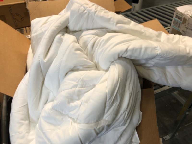 Photo 2 of 102X90 INCH WHITE COMFORTER 