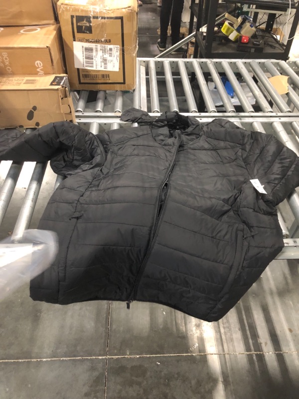 Photo 3 of Amazon Essentials Men's Packable Lightweight Water-Resistant Puffer Jacket XX-Large Black