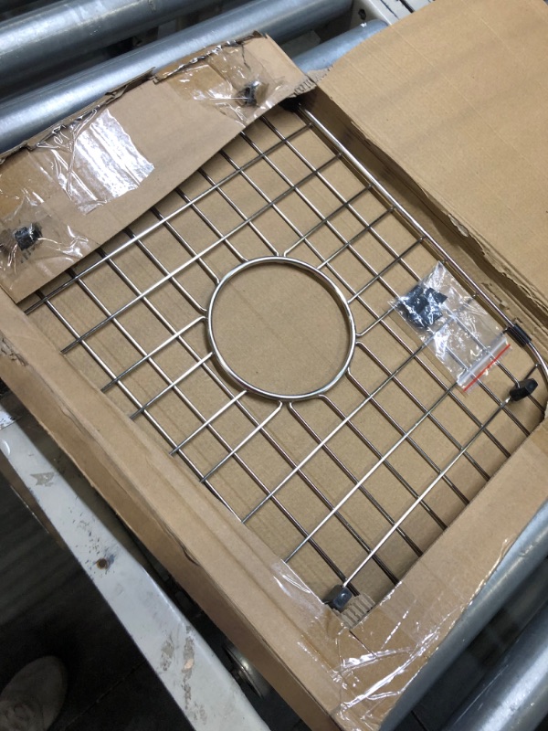 Photo 1 of 9X6 PLASTIC TRAY 3PC