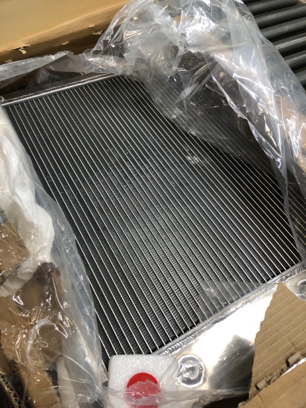 Photo 3 of 6.0 Powerstroke Radiator for 2003-2007 Ford F250 F350 Diesel Super Duty, Ford F250 Radiator, Ford F350 Radiator, Ford F450 Radiator
