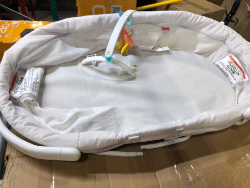 Photo 3 of Fisher-Price Soothing Motions Bassinet, Windmill
