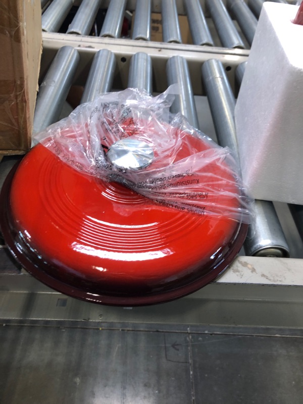 Photo 3 of Amazon Basics Enameled Cast Iron Covered Dutch Oven, 6-Quart, Red 