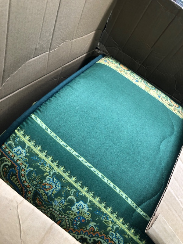 Photo 2 of WONGS BEDDING Boho Quilt King Size, Green Bohemian King Quilt, Lightweight Microfiber Bed Decor Bedspread for All Season 103"x90"(3 Pieces) Green King