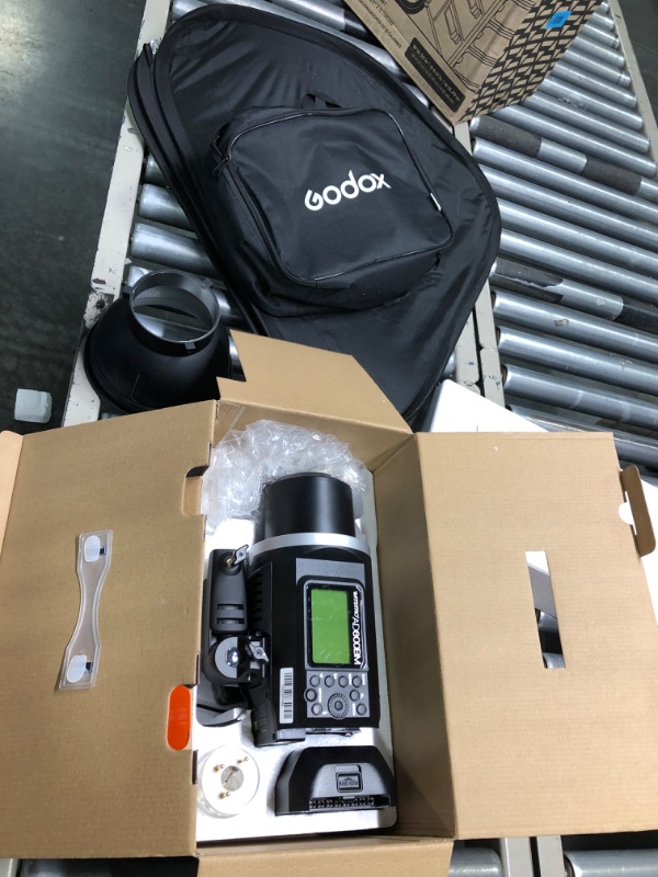 Photo 2 of Godox FBA_AD600BM AD600BM Bowens Mount 600Ws GN87 High Speed Sync Outdoor Flash Strobe Light with 2.4G Wireless X System, 8700mAh Battery to Provide 500 Full Power Flashes Recycle in 0.01-2.5 Second