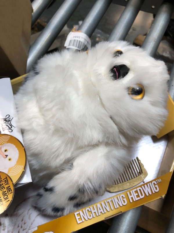 Photo 3 of Wizarding World Harry Potter, Enchanting Hedwig Interactive Owl with Over 15 Sounds and Movements and Hogwarts Envelope, Kids Toys for Ages 5 and up Hedwig (Interactive)