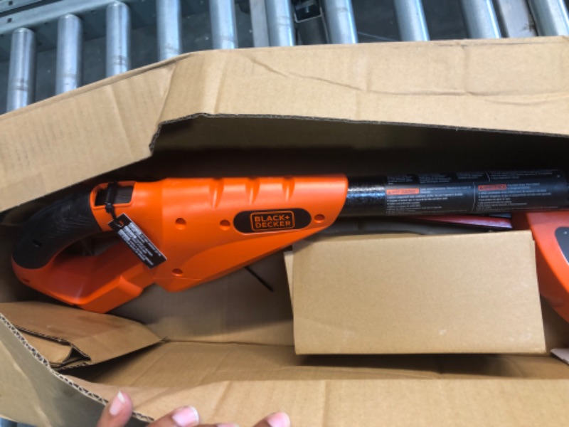 Photo 6 of BLACK+DECKER 20V MAX* POWERCONNECT 18 in. Cordless Pole Hedge Trimmer, Tool Only (LPHT120B) 20V Hedge Trimmer (Tool Only)