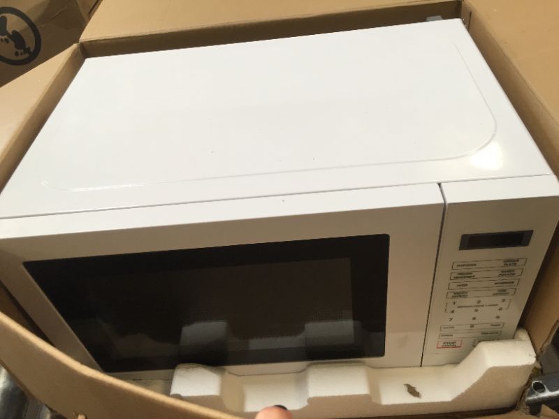 Photo 2 of 0.7 cu. ft. 700-Watt Countertop Microwave in White