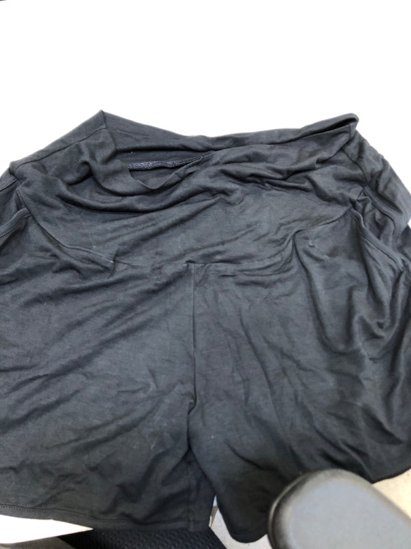 Photo 1 of BLACK WOMENS SHORTS SIZE M