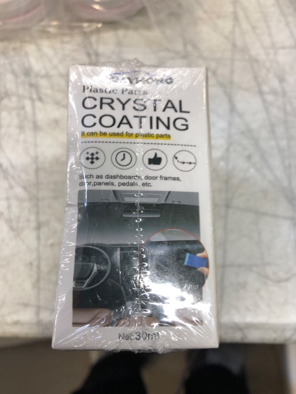 Photo 2 of Crystal Coating for Car,Cristal Coating Para PláStico Del Carro,Car Plastic Parts Crystal Coating,Plastic Refresher Car Interior Plastics Restorer,Long Duration Plastic Parts Refurbish Agent with Spong (3PCS)