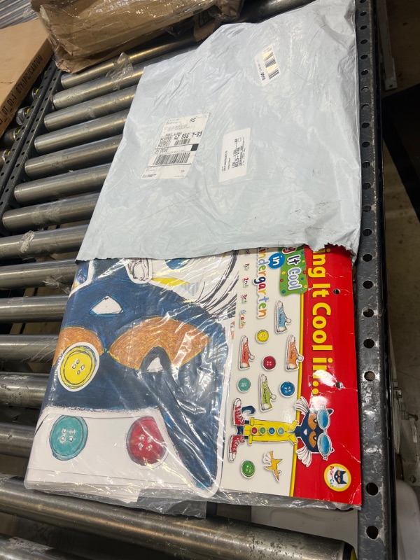 Photo 1 of Edupress Pete the Cat Keeping it Cool In Bulletin Board Set (EP63922)