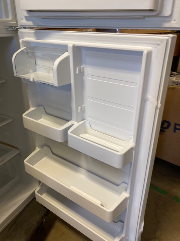 Photo 5 of 10.1 cu. ft. Top Freezer Refrigerator in White